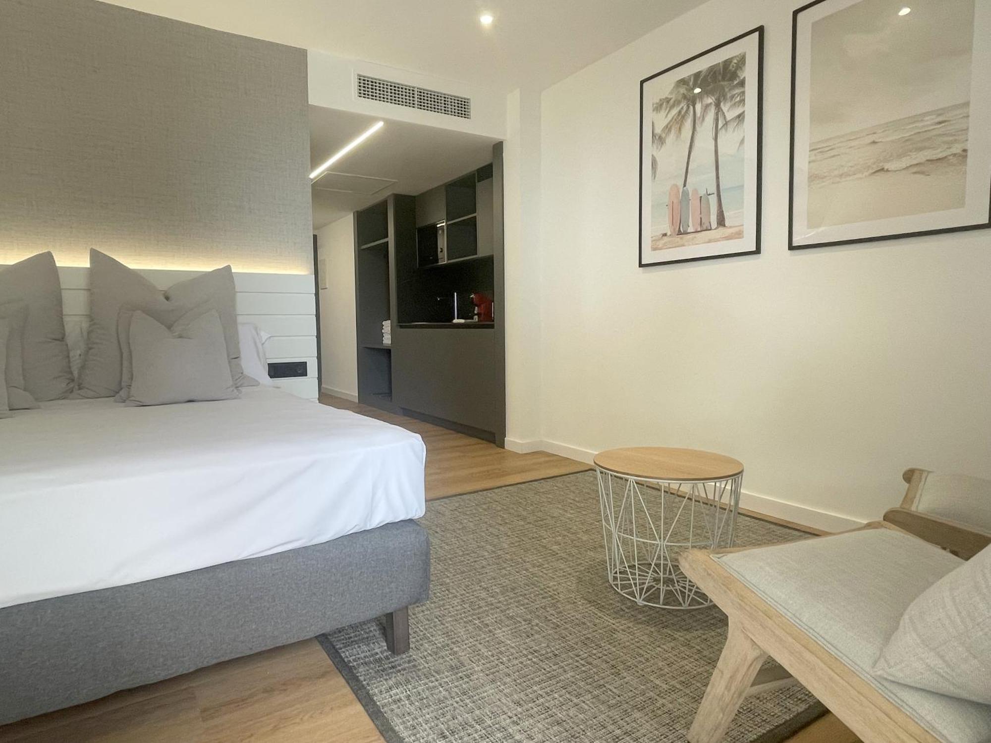 Apartment Rentalmar Families Only